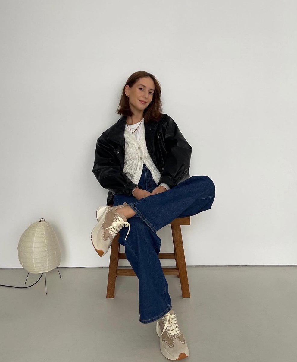 toryburch's tweet photo. #JessAlizzi wearing the T Monogram Good Luck Trainer #ToryBurchSS22 #ToryBurch #GoodLuckTrainer #TMonogram https://t.co/IFYAQeCelS https://t.co/8vPNTY7cHm