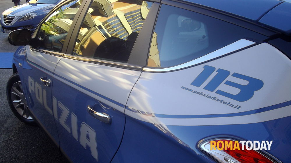 romatoday's tweet photo. Ragazza violentata in un centro massaggi https://t.co/gs7qR3teUj https://t.co/FZOybbVEKa