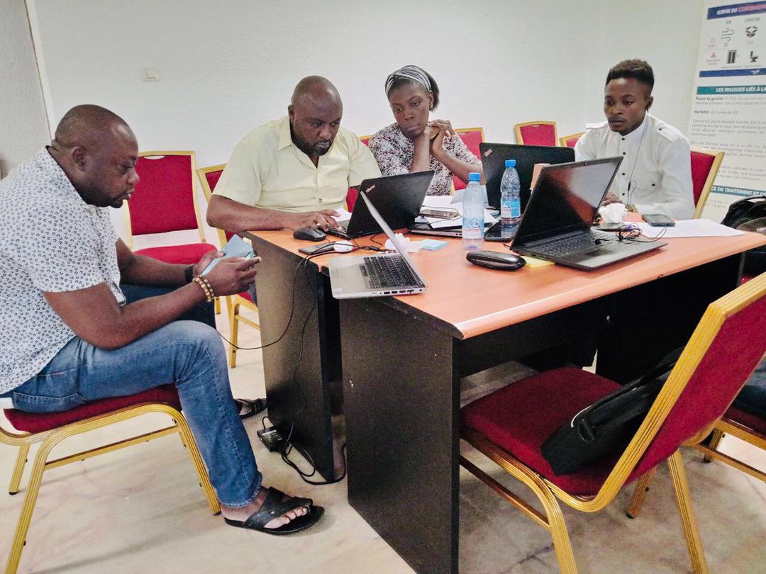 AiAfrican's tweet photo. Les équipes du #SWAIDLA très concentrées sont au taquet sur leur différent projet. C'est TOP! #innovation https://t.co/XjUazABQQn