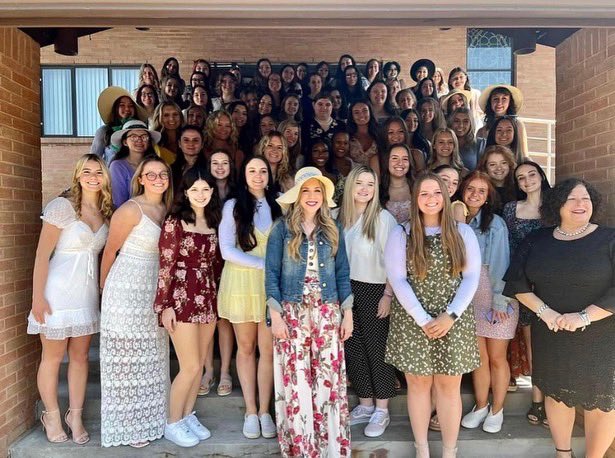 Ringgold2022's tweet photo. Thank you Monongahela Woman’s Club and the Rotary Club for hosting the girls Senior Tea and boys Senior Social! @Ringgold_HS @ringgold_rams @RSDRAMS https://t.co/GdSTDl64Go