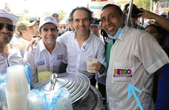 Tolaymaruja's tweet photo. De @RafaelG10099924

-Plata es plata- dijo el vendedor de limonada. https://t.co/JmkPLZq2AD