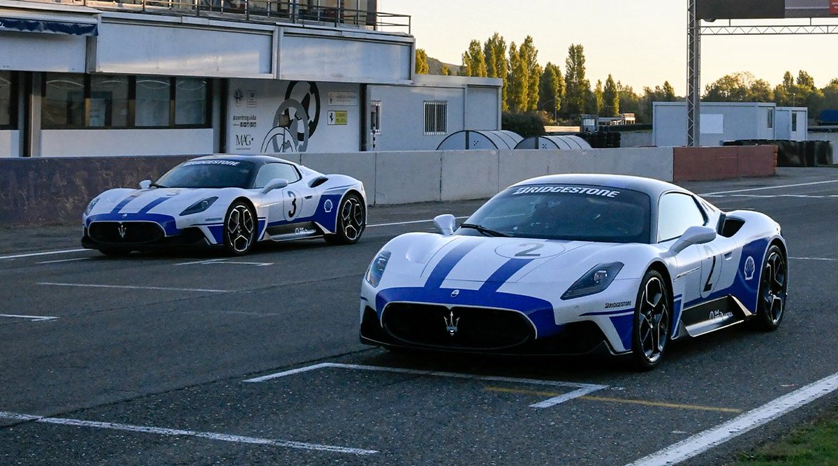 Maserati_HQ's tweet photo. What’s it like to be behind the steering wheel of a Maserati MC20?
Discover the sensation with our MC20 Master class.
#MasterMaserati
#MaseratiMC20 https://t.co/RtpJWRlHcc