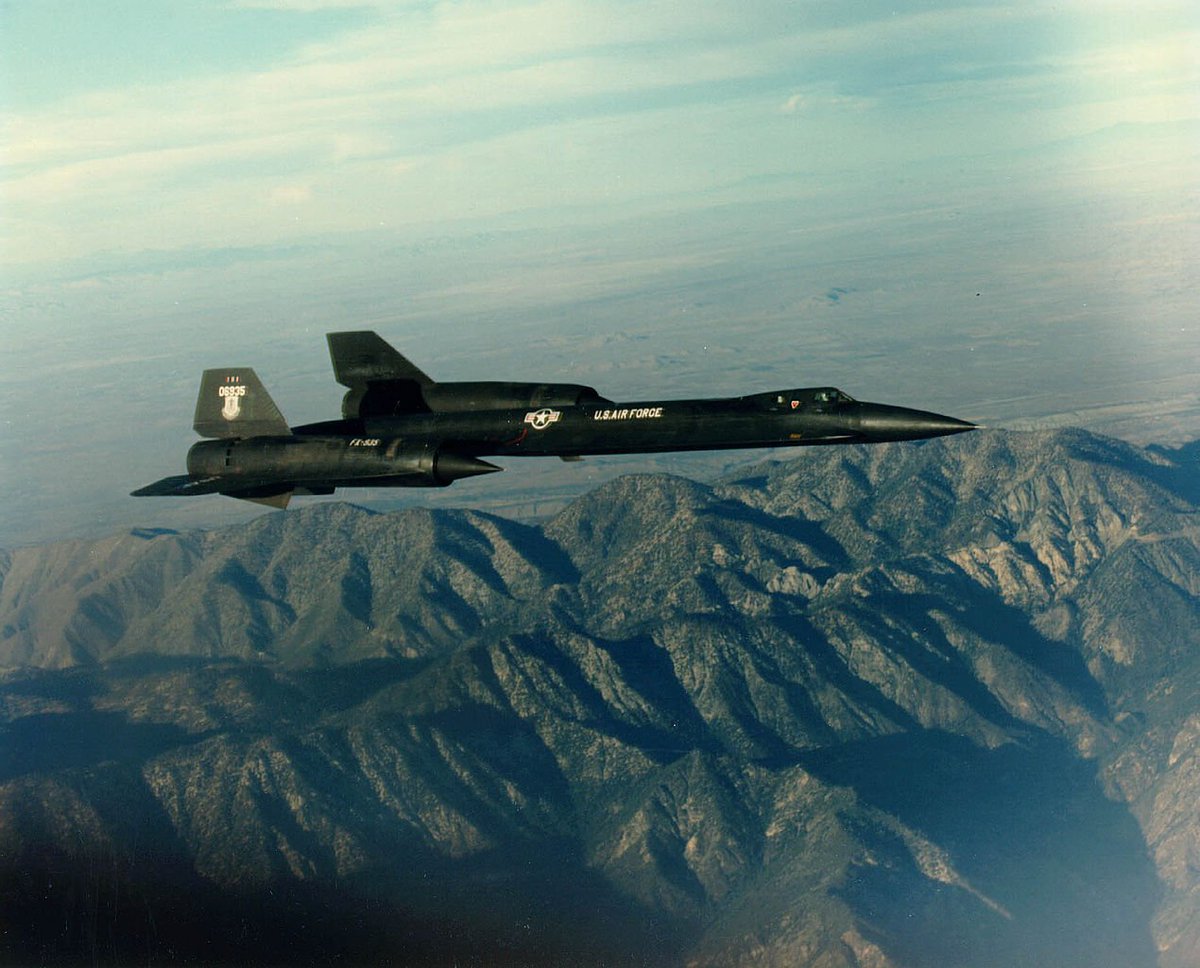 AirNavRadar's tweet photo. Today in Aviation History ποΈ
On May 1, 1965, a Lockheed YF-12 sets a new international airspeed record of 2,070 mph (3,331 km/h). π©οΈ
πΈ: USAF, Public domain, via Wikimedia Commons
#USAF #LockheedYF12 #AviationHistory https://t.co/sOGKonVfeA