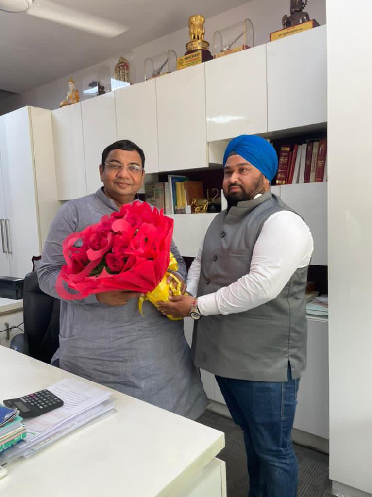 AapSandeepsing1's tweet photo. राज्यसभा सांसद एवं हरियाणा के प्रभारी सुशील गुप्ता जी को जन्मदिन की बहुत-बहुत शुभकामनाएं @DrSushilKrGupta https://t.co/iuxIDbfYU6