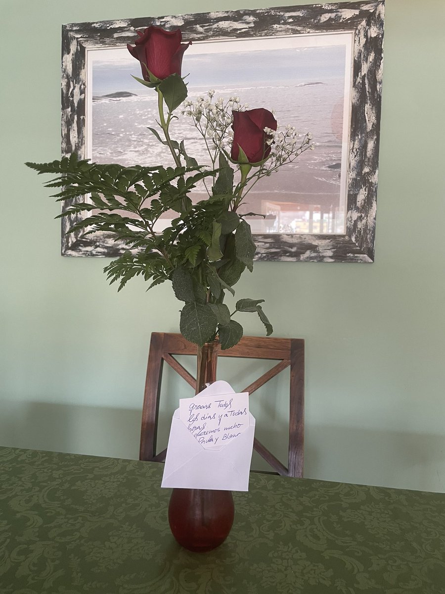 VickyRosell's tweet photo. Tengo dos hijas maravillosas. Estoy muy muy orgullosa de ustedes. 😍
Me da rabia no poder etiquetarlas para protegerlas…vivimos malos tiempos para las feministas. 🌹🌹 https://t.co/RRb8lbcb8e