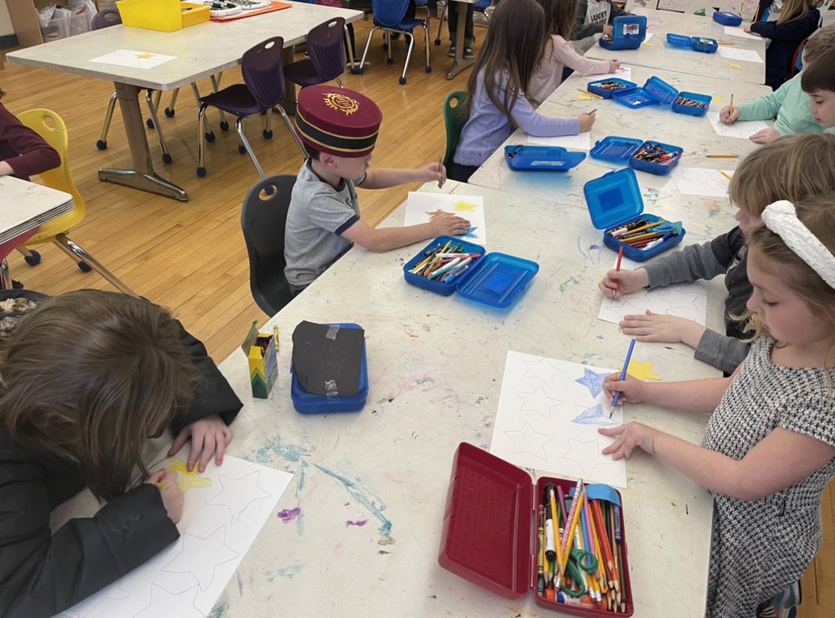 HeartFilledArt's tweet photo. Theater is so much more than acting, dancing and singing!  These @Hubbard_School artists are learning what it takes to be prop masters, helping @musicathubbard set the scene for the Spring Sing performances. #staytuned #propfactory https://t.co/7WP7wBdAGj