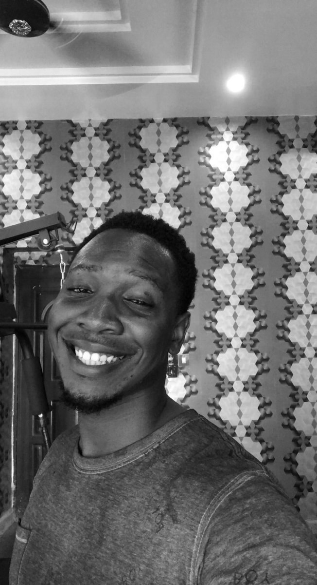 ZTEVE_ADAMS's tweet photo. I missed April 🗑 So… MAY I 🗑?? 
Happy New Month🦍.
@VibesSugar https://t.co/Z5fu2FduyJ