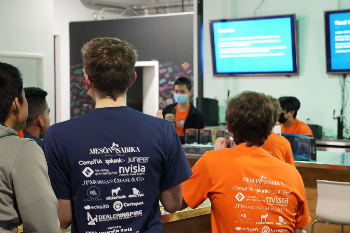 the_mr_cal's tweet photo. And thank you to @MesonSabika for donating food to ensure our hungry hackers got fed! #hackftw https://t.co/bktN3pTkLN