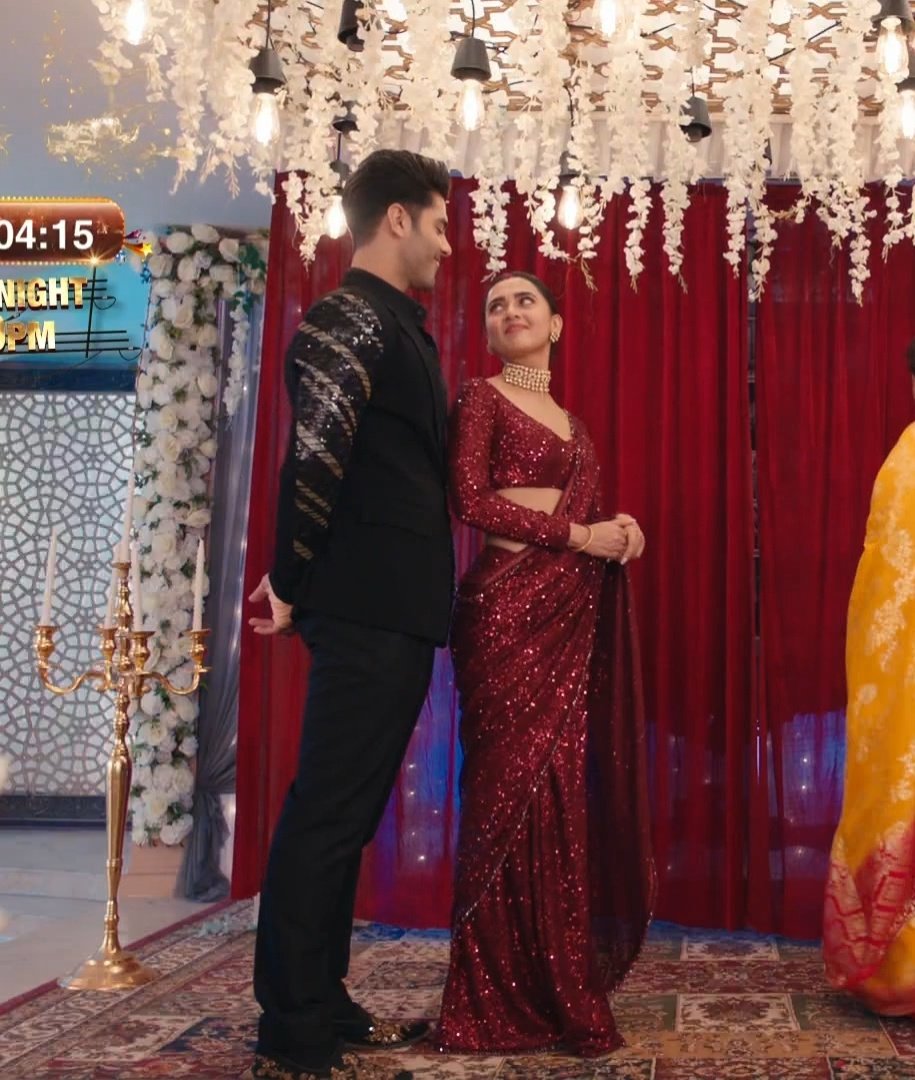 kundriikichampa's tweet photo. This saree is so good 😭😭😭😭

#TejRan #TejasswiPrakash #Naagin6 https://t.co/OYwbWLTxtz
