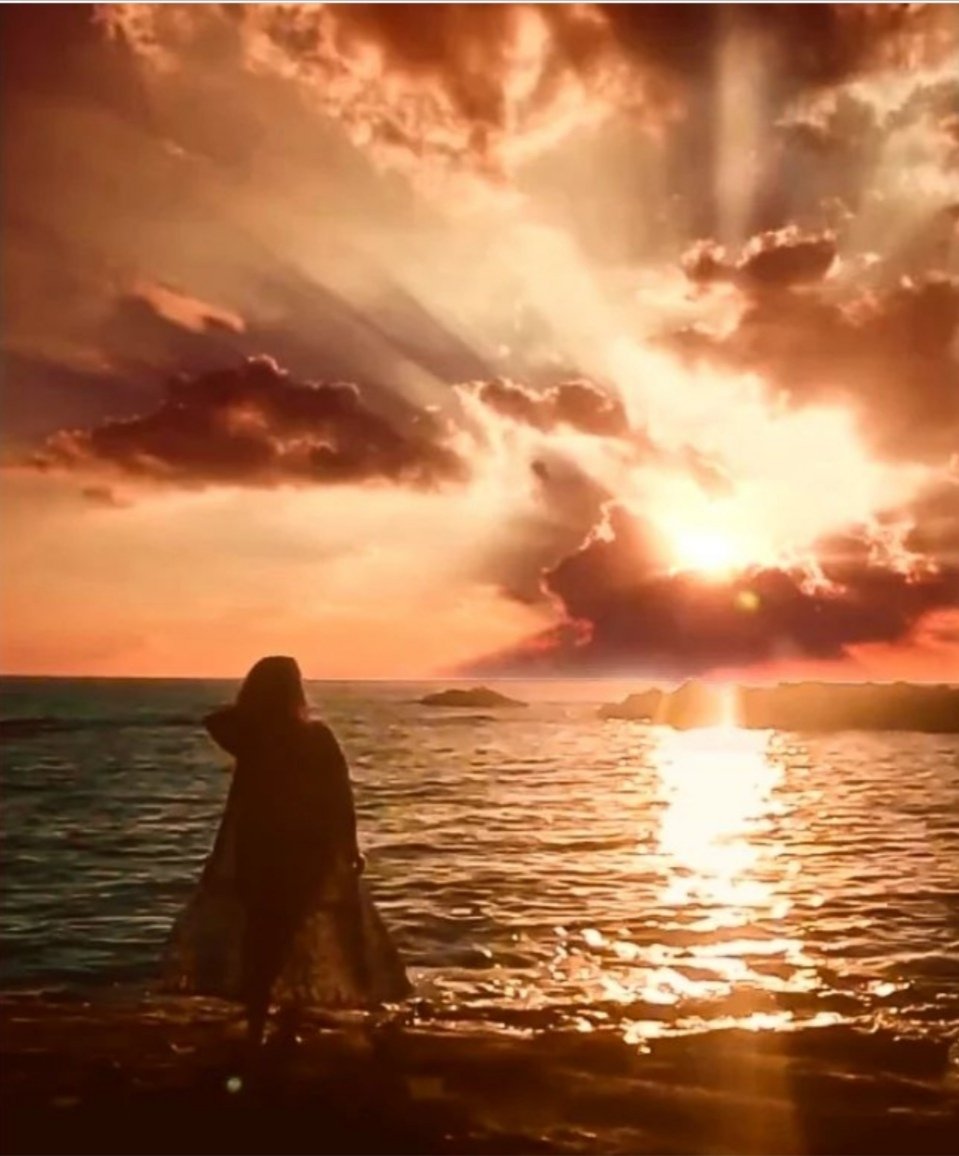 Every sunset has a massage, you just need to understand it 🌞💫🧡