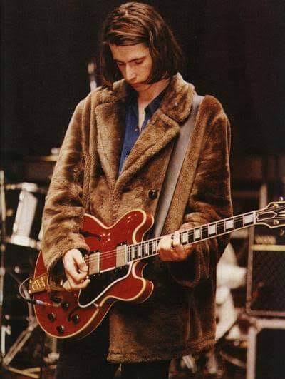 Happy bday Bernard Butler
Born : may 1, 1970 