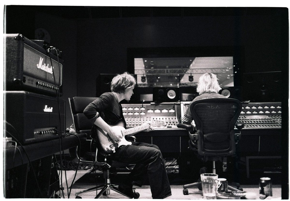 hello we're going to come out of hiding real quick, 4th of may at the electric ballroom with <a href="/KidKapichi/">𝑲𝒊𝒅 𝑲𝒂𝒑𝒊𝒄𝒉𝒊</a> &amp; <a href="/TheOozes/">THE OOZES ❤️‍🔥</a> COME ON DOWN! more gig news 2 follow soon :) 

electricballroom.co.uk/kid-kapichi-4t…

📷 - @nathangaane