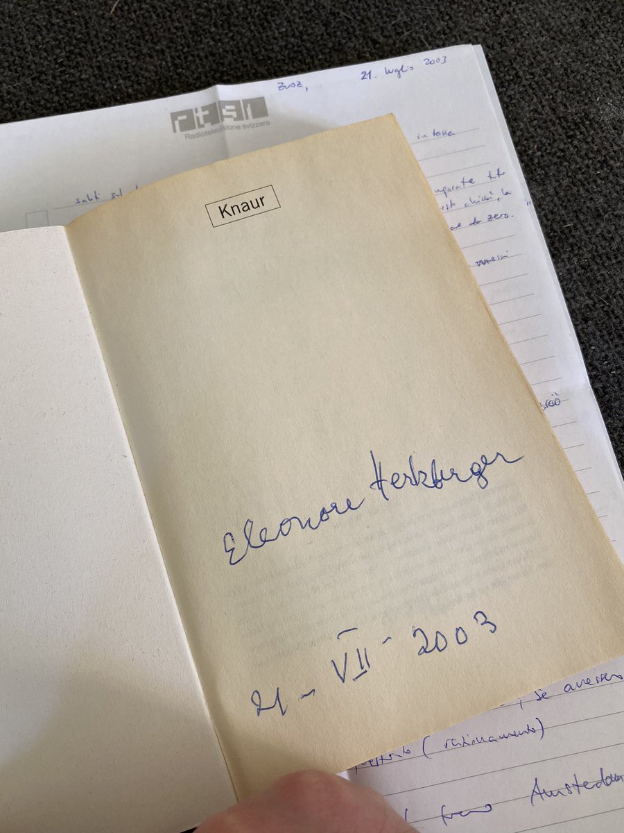 Vedo sempre più gente “smemorata”.
Eleonore Hertzberger (1917-2016) era una donna straordinaria. Ha raccontato alle nuove generazioni le sue battaglie contro la Germania nazista di Hitler. Una verità che nessuno può cancellare, nemmeno certi tromboni. 
#pernondimenticaremai