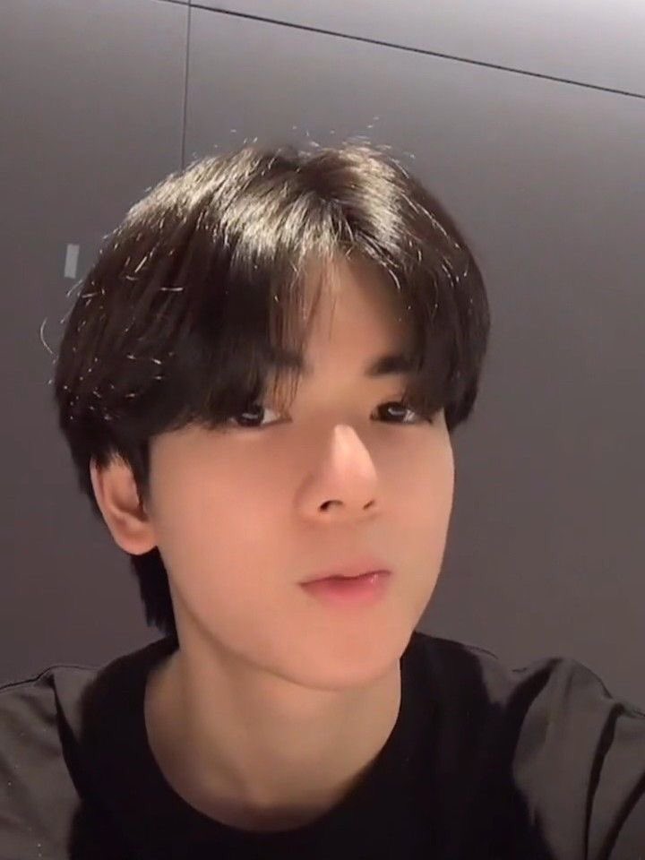 TraineeArchive's tweet photo. 🖤 #YORCH #요치 #ยอร์ช https://t.co/c4OXhp8UWY