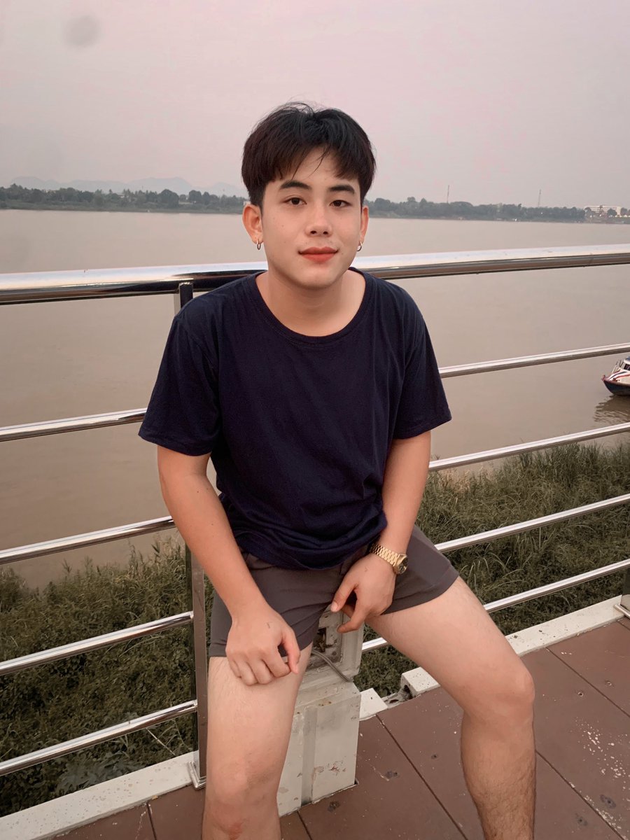 Tong2820's tweet photo. อยู่กับเราไม่มีอด ข้าวหมดก็แค่กินเรา 😋 https://t.co/ylYFt2F8Fs
