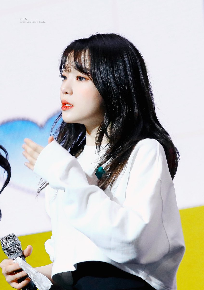 내겐 투명하게 비춘
너와 보낸 많은 날들이 아직 남겨져

#승희 #현승희 #오마이걸