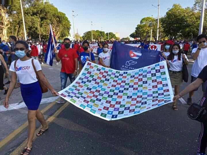 Desde diversas provincias, #DeCorazón❤️ desfiló hoy 1️⃣ro de mayo.
La tradición, que en Cuba🇨🇺 se remonta al año 1939, es una fiesta!

FELIZ DÍA A TODOS LOS TRABAJADORES!
#SomosDeCorazón
linktr.ee/decorazoncuba