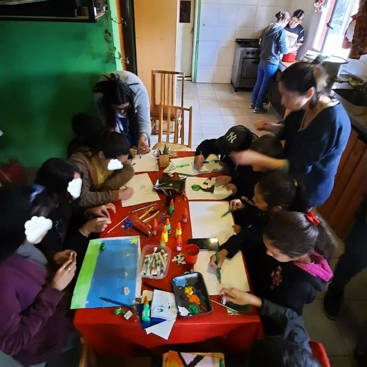 Interact_NH_'s tweet photo. En el día de ayer compartimos con los chicos del Merendero Copa de Leche una tarde muy divertida, dibujando, pintando y jugando con masa, con el club decidimos ir a visitarlos cada 15 días en donde le enseñaremos a los chicos distintas cosas como origami, contaremos cuentos, etc https://t.co/avYPsOo1Rv
