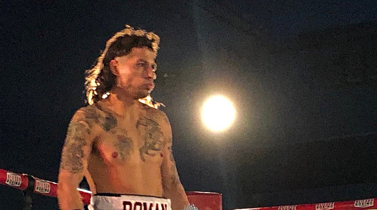 ALL ACTION IN BRACKNELL!

<a href="/Slowloris21/">Joe</a> loved every minute being ringside for the <a href="/NeilsonBoxing/">Neilson Boxing</a> show in Bracknell last night. Here's his vivid take on an entertaining show (and one dubious haircut).

FULL REPORT- bit.ly/3kvCCKu