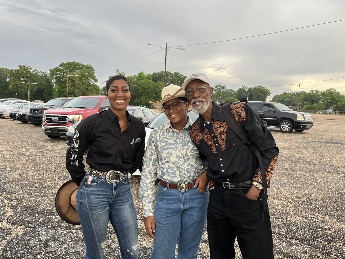 AndreaDMorgan's tweet photo. My dad went to the rodeo with us! He said it took 75 years + his granddaughters to get him in the arena 🥰 so he had to come through with the fit, of course #blackcowboys #rodeo #blackcowgirls https://t.co/D5P45HF79D