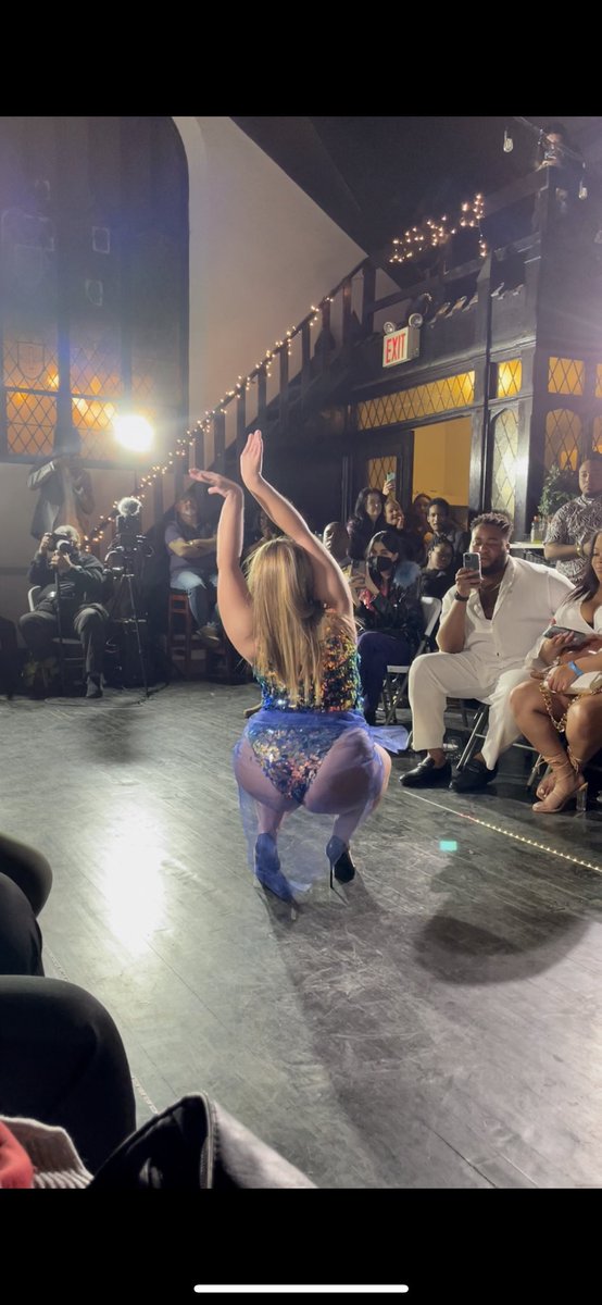 __morganism__'s tweet photo. baby’s first runway show 🤩 she’s a model https://t.co/lc5hiSTGmX