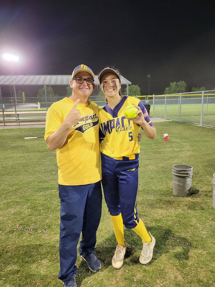 Welcome to the Bomb Squad #5 Giuliana Gastinell! Our 2025 P/1B/3B blasted one out to Left Center! 💣🥎