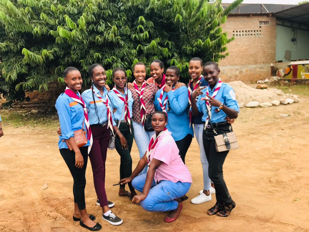 Oeuvres_Martins's tweet photo. 2/2) les filles doivent en tirer tout le meilleur de leur potentiel et s'épanouir pleinement. Toute autre personne n'a pas à faire leur bonheur, mais seulement à ne pas l'empêcher.
#vivelapaix🕊️
#vivalamour❤️🤍
#FSMT1☘️⚜️ https://t.co/IyRJiaugfK