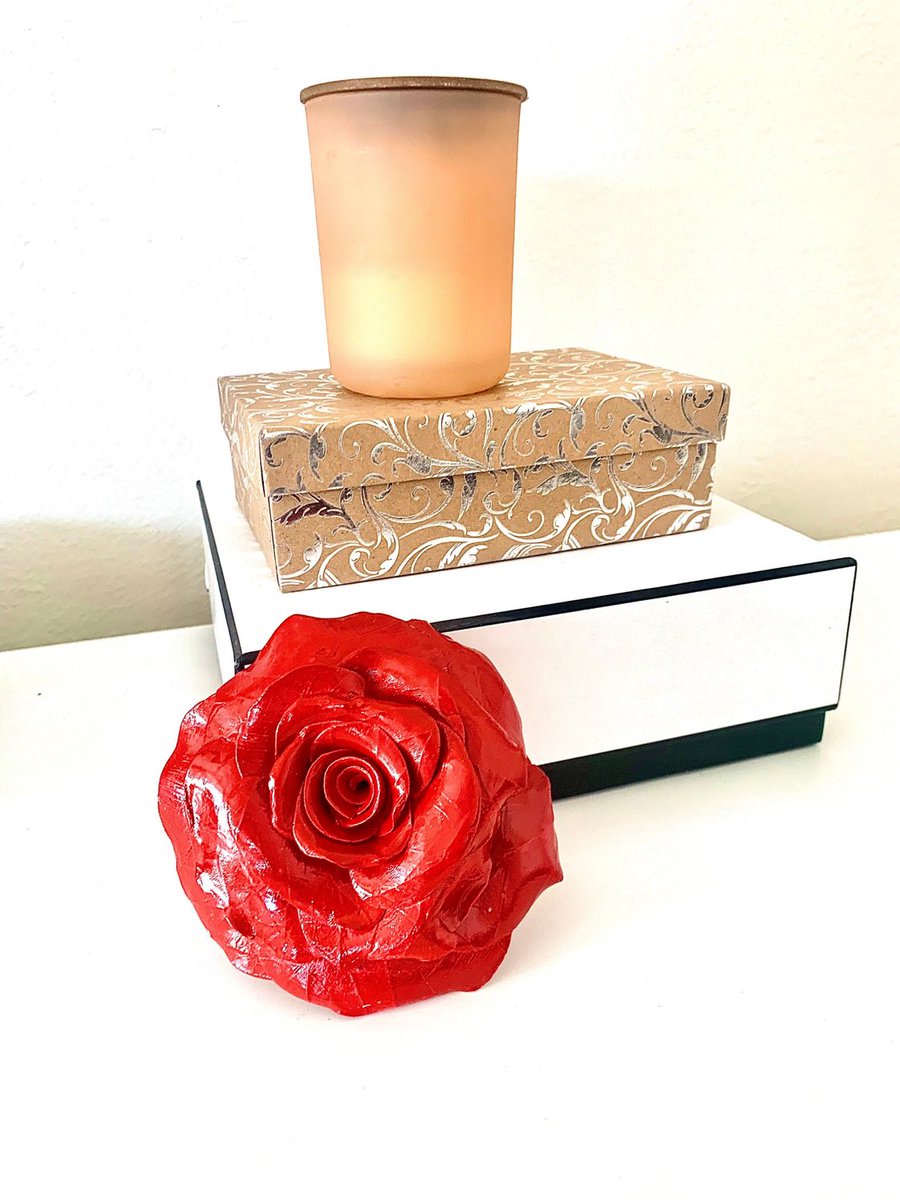 rconte271's tweet photo. #etsy #red #floralwallart #rosewallart #wallsculpture #3dflowerwallart #claywallart#giftforher#gift
 https://t.co/c8ysqFYjQA https://t.co/9lD4LL7WSq