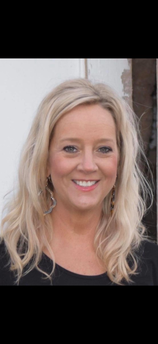 On this #NationalPrincipalsDay, I salute 
<a href="/wyattmarsha1/">Marsha Wyatt</a> 
. We <a href="/BaxterPrimary/">Baxter Primary School</a> love her so much.🐝🐝 She is such a bright light each and every day🖤💛. Grateful to call Marsha a friend and mentor.#teamworkmakesthedreamwork <a href="/PCSSTN/">Putnam County School System</a>