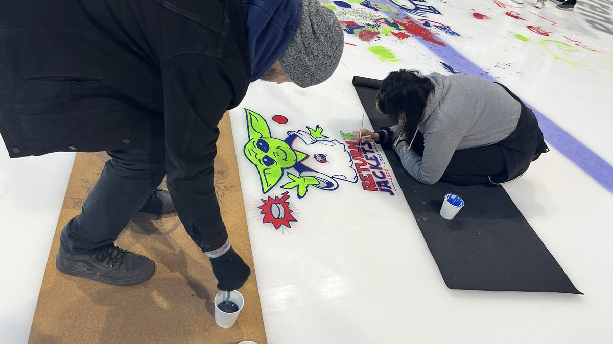 614andBeyondPod's tweet photo. Then there was the professional painters! #cbj #nhl #unionbluesoldiers #fundipsquad https://t.co/eJdQXmLU9x