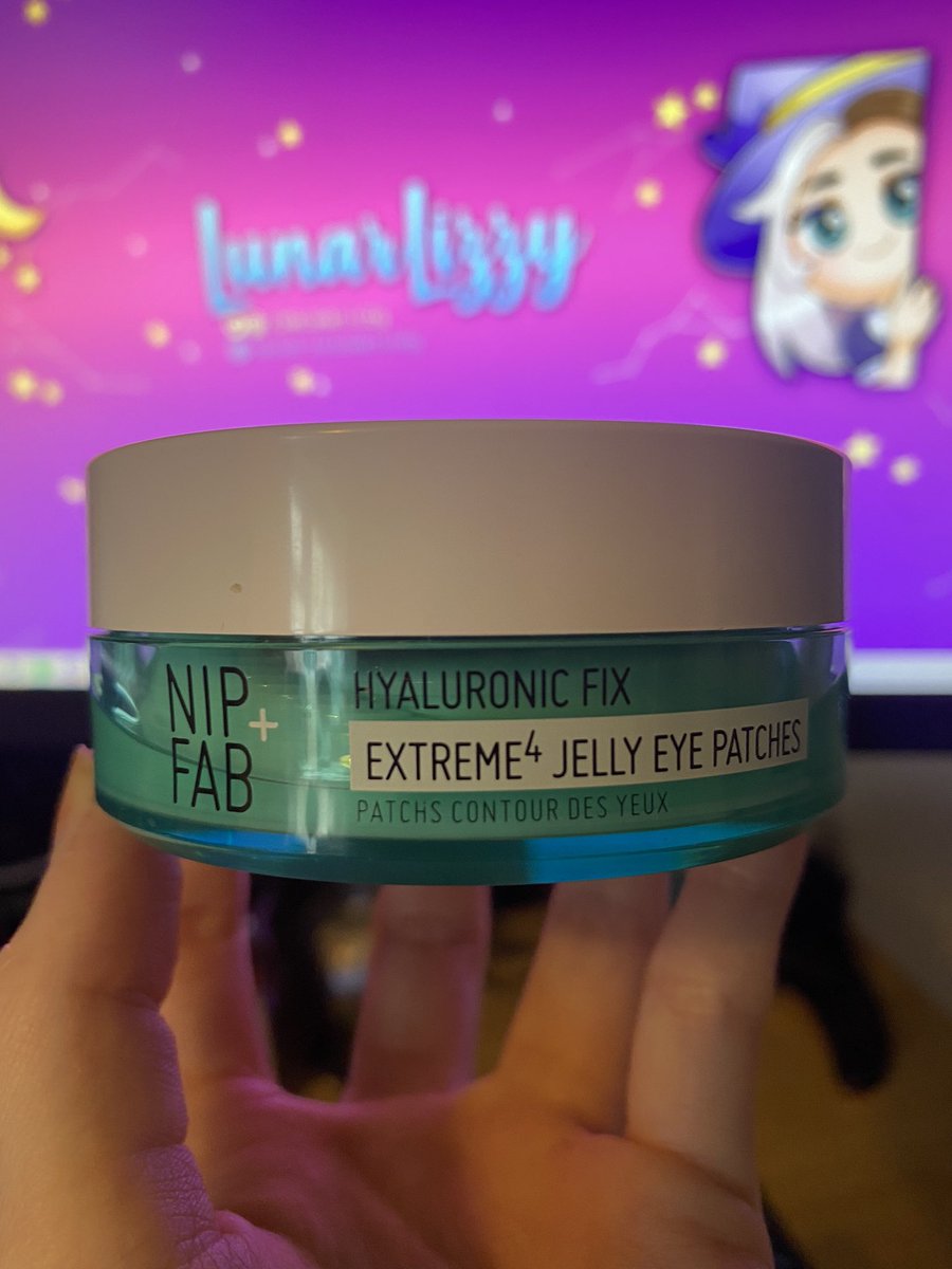 IAmLunarLizzy's tweet photo. I was sent some products from @NipandFab & @BootsUK to try! The Nip + Fab Hyaluronic FIX Extreme4 range has been a real treat for my skin. I streamed for 7 hrs today & took part in some epic post stream self care! #nipandfab #hylauronicfixextreme4 #gotmynipandfabfix #gifted https://t.co/zBbCzCO30s