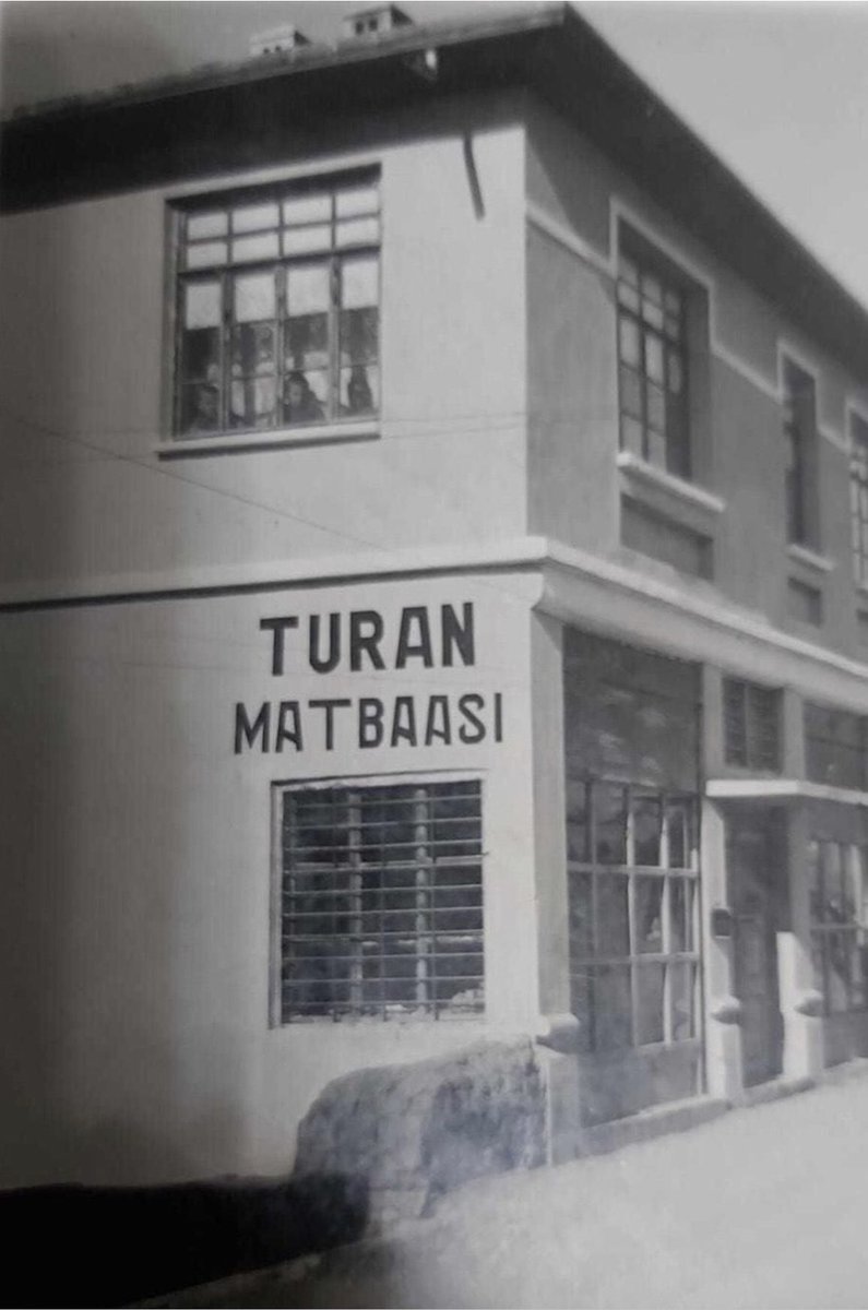 Köklü basın kuruluşlarımızdan <a href="/turangazetesi23/">TURAN GAZETESİ</a>’nin 93. kuruluş yıl dönümünü kutluyor, 
İmtiyaz sahibi <a href="/murtturan/">MURAT TURAN</a> ‘ın şahsında tüm çalışanlarına  başarılar diliyorum.