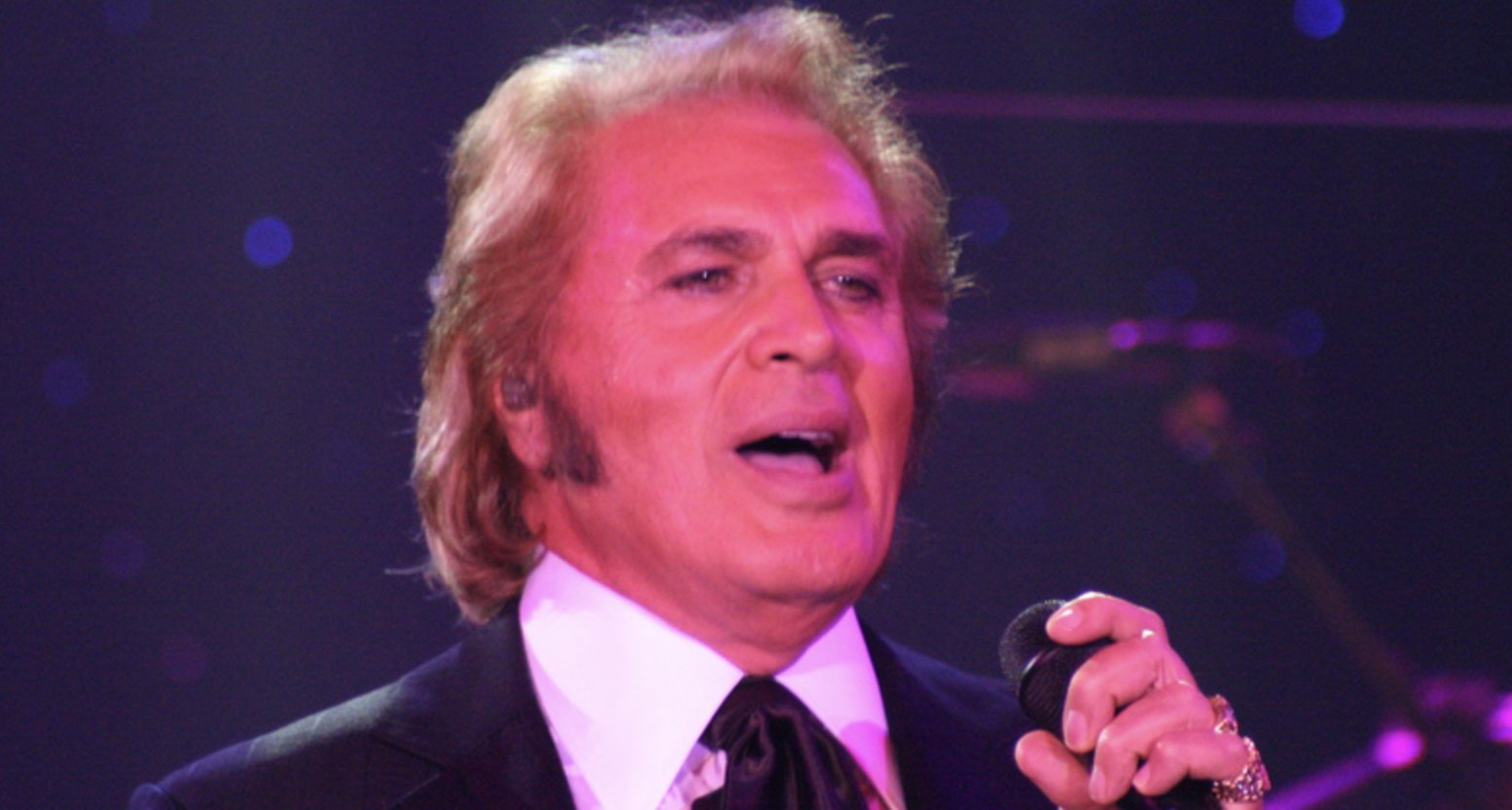 HAPPY 86th BIRTHDAY: Engelbert Humperdinck, English singer and pianist (b.1936)  