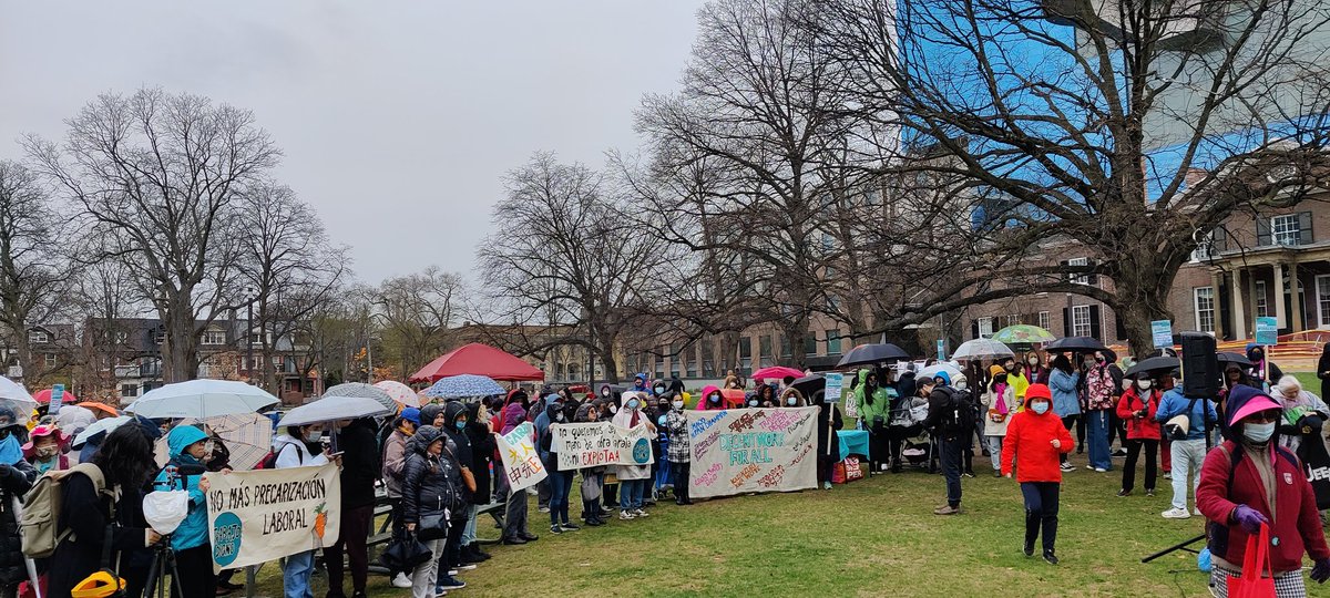 roxannedubois's tweet photo. Rain or shine we rally for @fairwagesnow Happy May Day! #MayDay #May1 #May1ON #may1to https://t.co/1BVbBkP9fM
