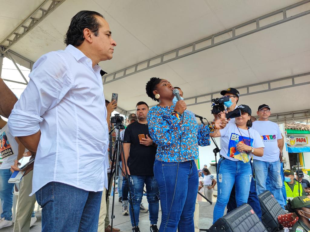 FranciaMarquezM's tweet photo. Necesitamos hacer varias sedes universitarias para que la juventud del Valle del Cauca tenga acceso a la educación. Pero también vamos a fortalecer la educación básica y primaria, junto a la educación superior. #VamosAVivirSabroso #FranciaLaViceDelCambio https://t.co/XIPnGBmSGk