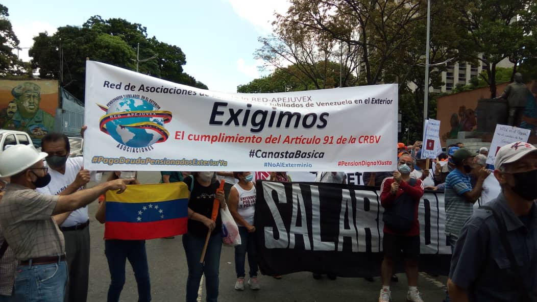 asovenpenport's tweet photo. Estamos de estreno....! 
@apejuvex 
#01Mayo2022
#NadaQueCelebrar
#MuchoQueProtestar https://t.co/Ev7DKgrSgk