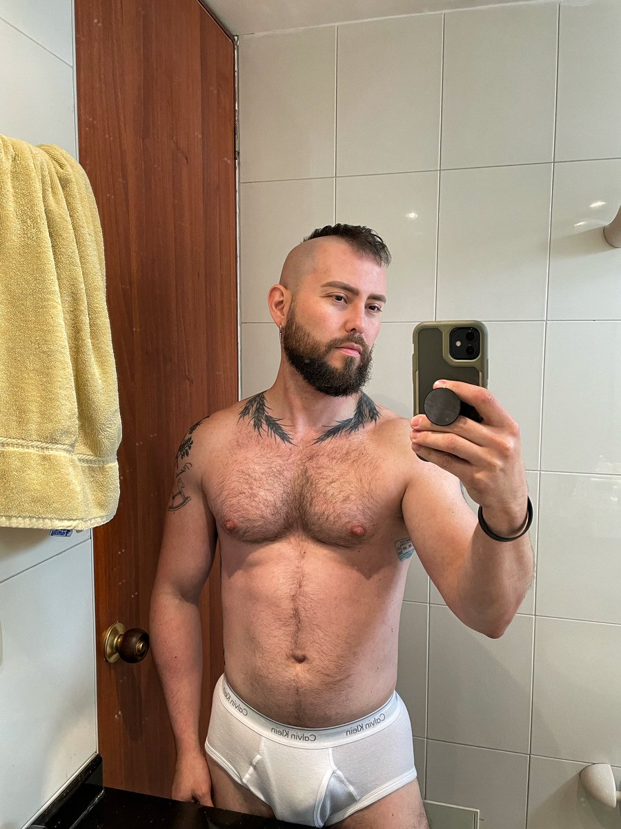 betocasifit's tweet photo. Actualización:
Cómo estaba aburrido ayer me cambié de corte 💇🏻‍♂️ https://t.co/rsGKX6Jwue
