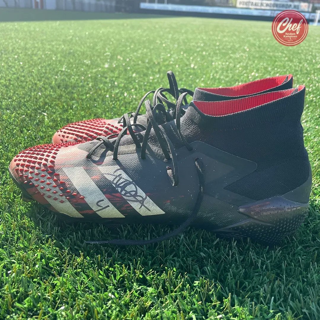 chef_kkd's tweet photo. 🚨 GIVEAWAY! 🚨

Wil jij deze gedragen en gesigneerde schoenen van - aanvoerder van @HelmondSport - Robin van der Meer winnen?

1️⃣ Volg @chef_kkd
2️⃣ Retweet deze tweet

Simpel toch? Winnaar krijgt aankomende woensdag (4 mei) bericht! https://t.co/z2YnjuuwUR
