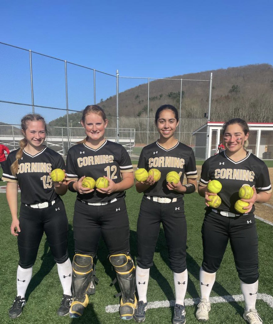💣10 HR’s in 2 Games💣

•Atalyia Rijo with 3 HR's 
(School Record 3 HR’s in 1 Game)

•Ellie DeRosa with 4 HR's 
(School Record 3 HR’s in 1 Game)

•Kelsey Booker with 2 HR's

•Peyton Sullivan with a HR