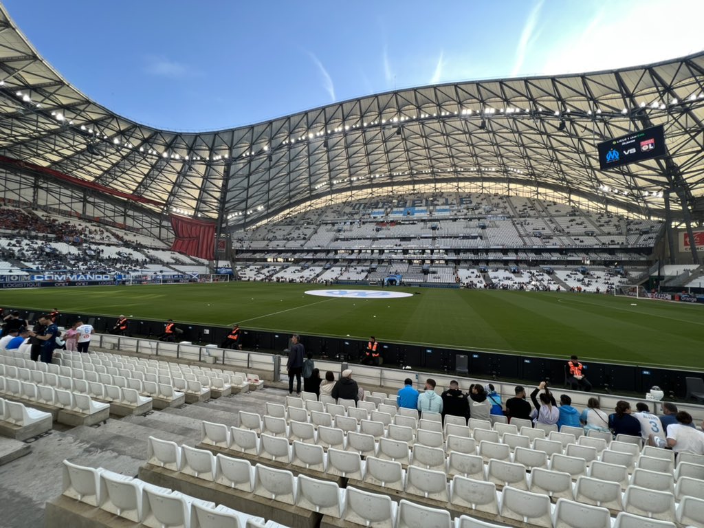 jycayuela's tweet photo. Ce soir il n’y a pas d’autre alternative que la victoire #MONOMLYON dans notre stade @orangevelodrome cela s’annonce bouillant 🥵 Allez l’@OM_Officiel https://t.co/KI4AO5rOPW
