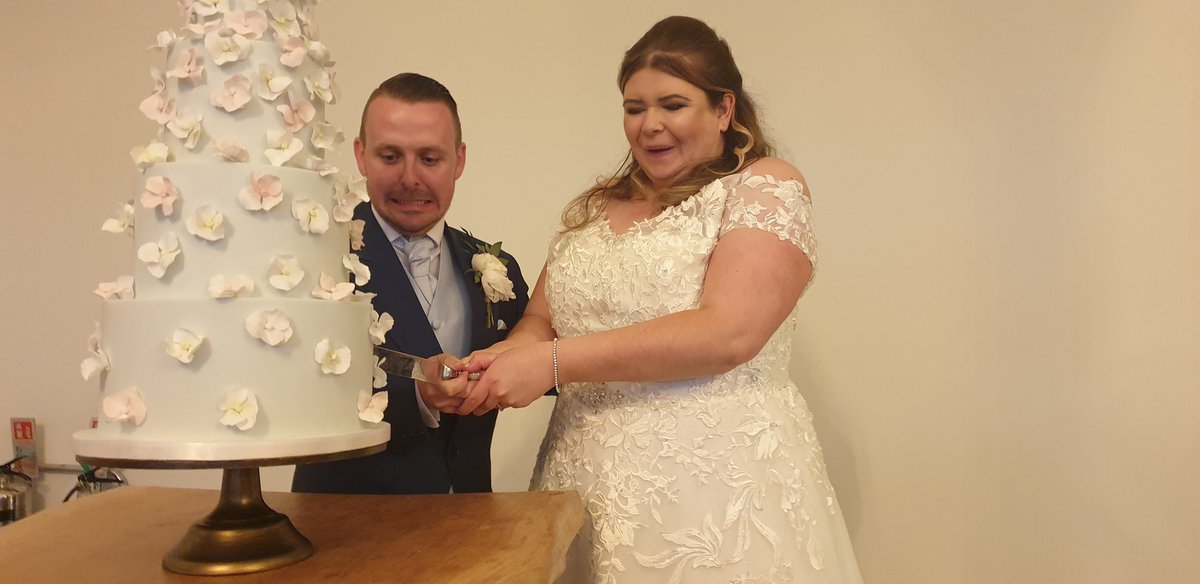 jenthomo78's tweet photo. Family wedding, the loveliest wedding ive been to ❤ https://t.co/MH2jK8uQwK