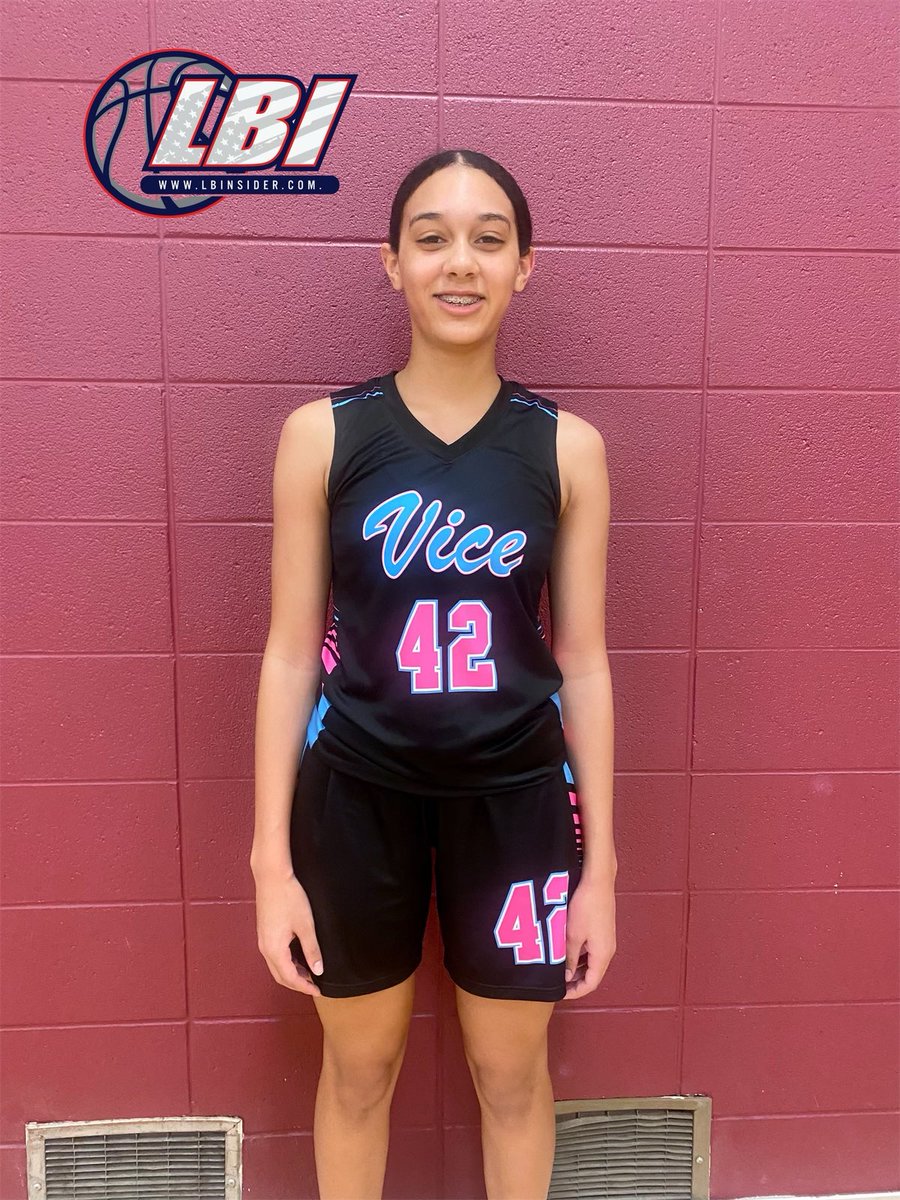 R_SimoneP's tweet photo. Owynn Evans (‘25) was a power source for her MI Vice 2025 team! She can play multiple positions, score, and is tough as nails!
#TheMayEvent @LBInsider @LBI_Carolina @LBIMarcy @LBI_Steve @wadesworld32 @LBIPremierBB https://t.co/X1F4ADjlms