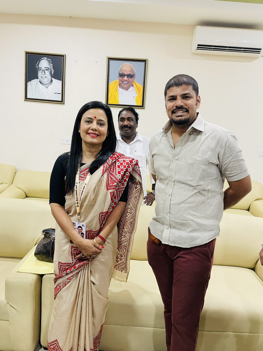 shyamkumar37's tweet photo. Wonderful & Crystal clear speech Mam 🎤🎤🎤 🎤🎤@MahuaMoitra @Udhaystalin @EzhilarasanCvmp
#dmkstudentconclave #dmkstudentwing 🌅🌄🌞 https://t.co/fMgtHOjfpY