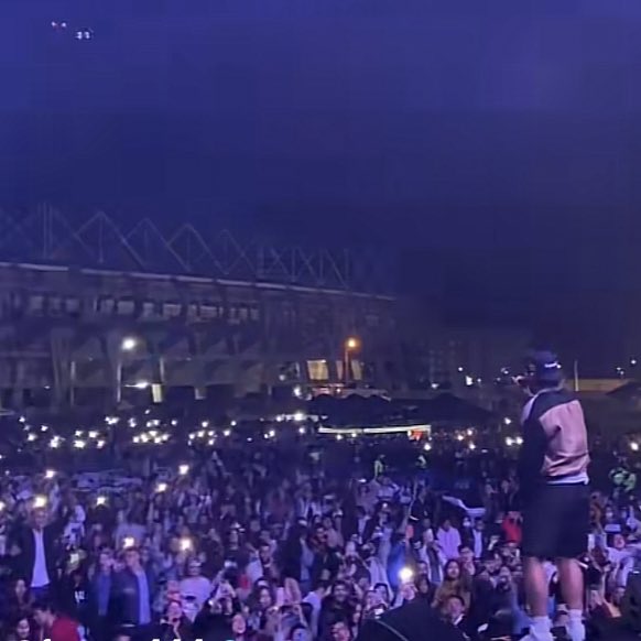 iSPROUSEC's tweet photo. imagínate decir que feid no llena conciertos, por favor solo mira https://t.co/3Ec29yJosz