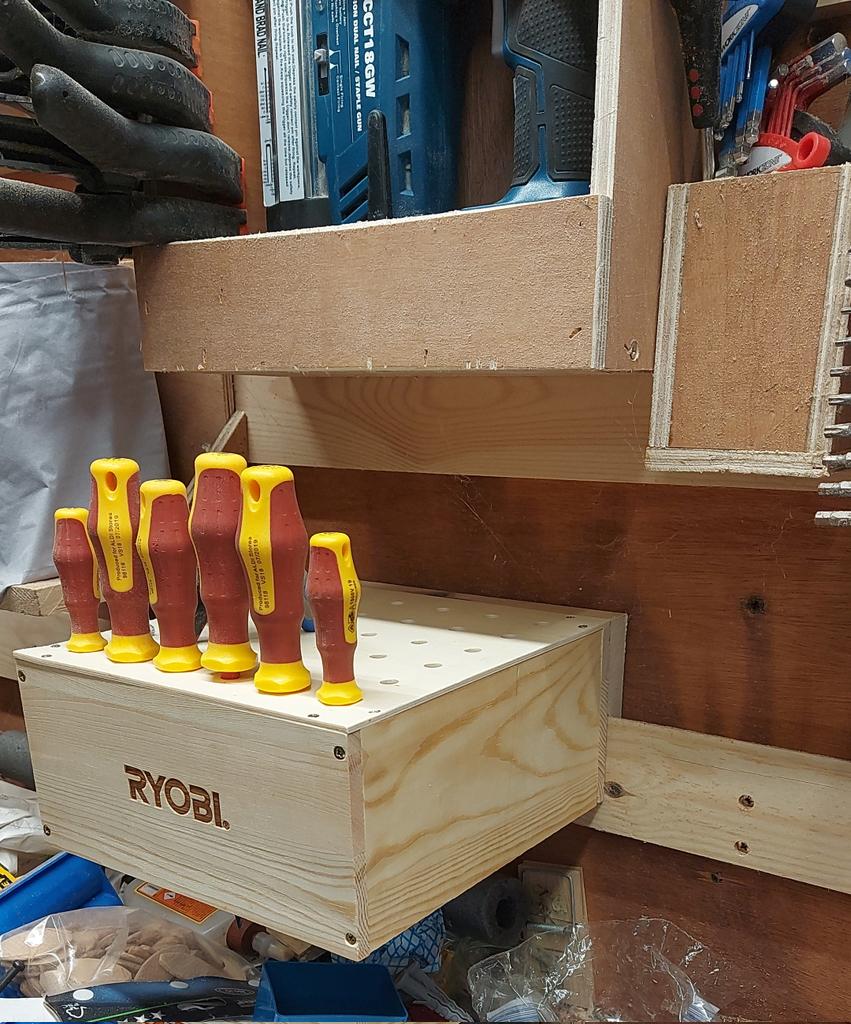 Thanks <a href="/RyobiToolsUK/">Ryobi Tools UK</a>, got this herb garden at <a href="/MakersCentral/">Makers Central</a>  yesterday but it makes a great addition to my French cleat wall as a screwdriver holder