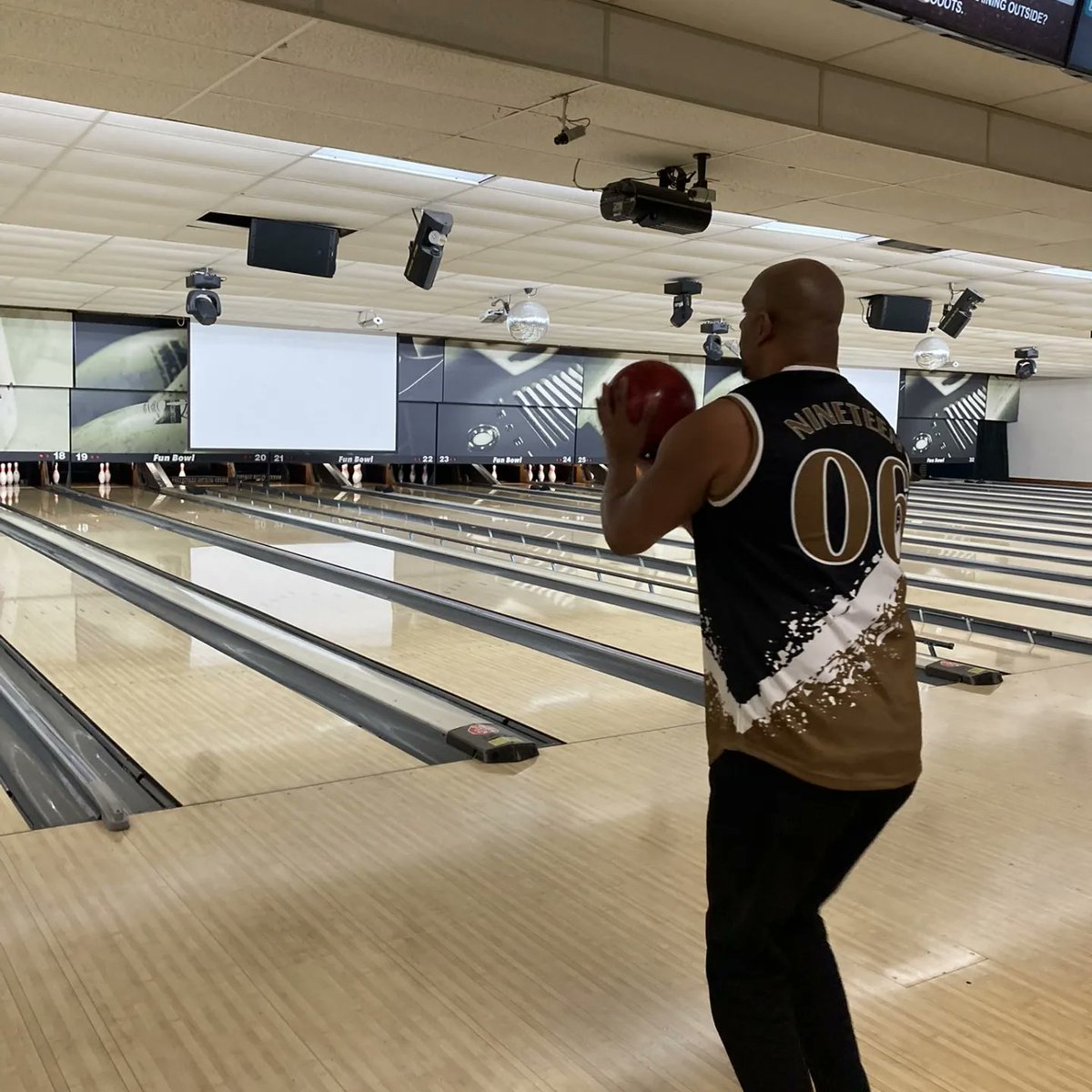 ClaytonAlphas's tweet image. Thursday night fund raiser bowling event, yielded lots of fun for Alpha brothers. Top bowler for the night was our neophyte brother Chad Walker. Plan to join us in June.

#AlphaPhiAlphaFraternityInc #ClaytonCountyAlphas #pigammalambda🤙🏾🤙🏾🤙🏾 #Brotherhood #fellowship