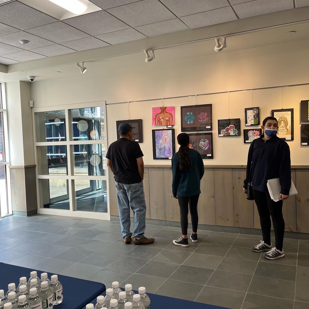 AmandaForan1213's tweet photo. Thank you Sachem Library for hosting a wonderful teen art show and thank you to the @wearethescta for providing refreshments. https://t.co/YAEqWdWL3e