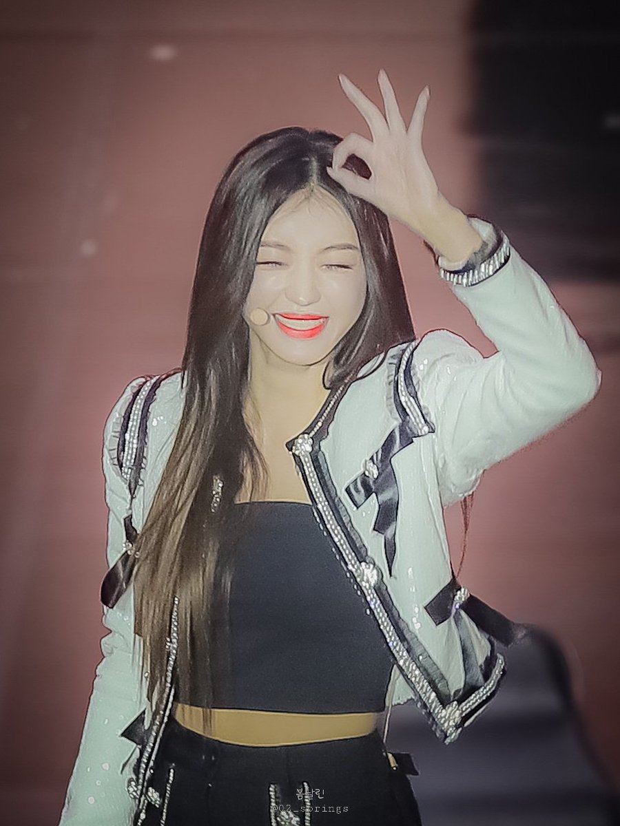220430 미라클 인터내셔널 창립 7주년 팬미팅 오마이걸 유아 2-1

좀 선명하게..!!

<a href="/WM_OHMYGIRL/">오마이걸 (OH MY GIRL)</a> #오마이걸 #유아 #OHMYGIRL  #YooA #유시아