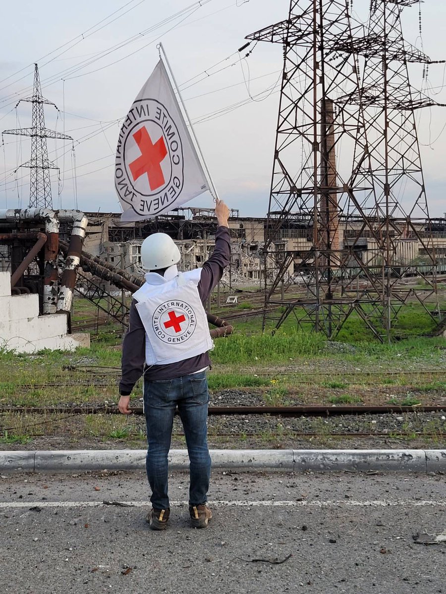 Our team is currently participating in an ongoing operation to facilitate the safe passage of civilians out of the Azovstal plant & Mariupol towards Zaporizhzhia. This complex operation is conducted in coordination with the parties to the conflict & the @UN.
