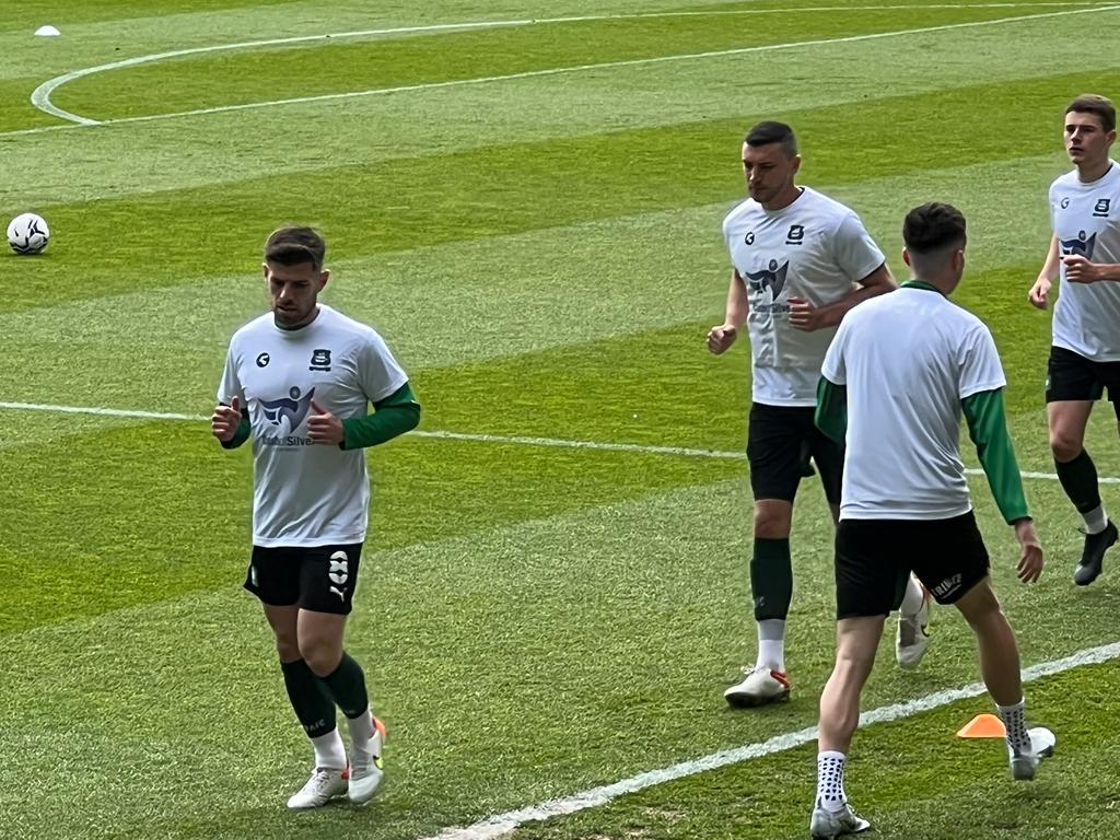 DashofSilver1's tweet photo. Yesterday the charity had the great honour in supporting our hometown football club @only1argyle.. thankyou for your massive support always ⚽️💚⚽️💚⚽️ https://t.co/VuO9SKu9Qk